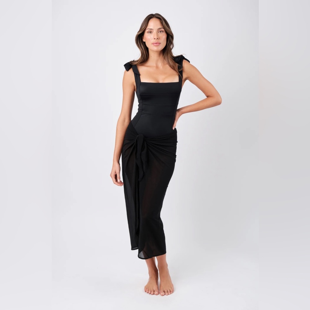 Une Piece Black Maxi Mesh Sarong